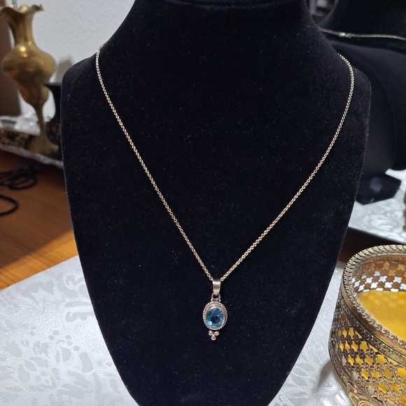 Vintage Sterling Silver genuine Aquamarine 20" necklace and earrings set - Picture 3 of 11